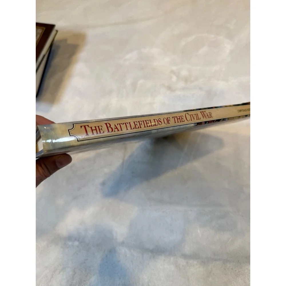 The Battlefields of the Civil War William C Davis Rebels & Yankees Hardcover